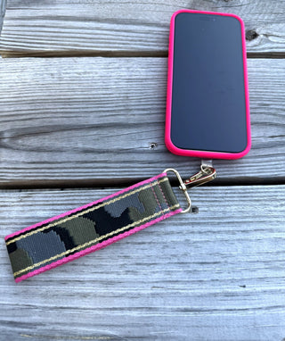 Camo Hot Pink on the Go Phone Wristlet #CPACK-CAMOHTPK - Phonecase Strap